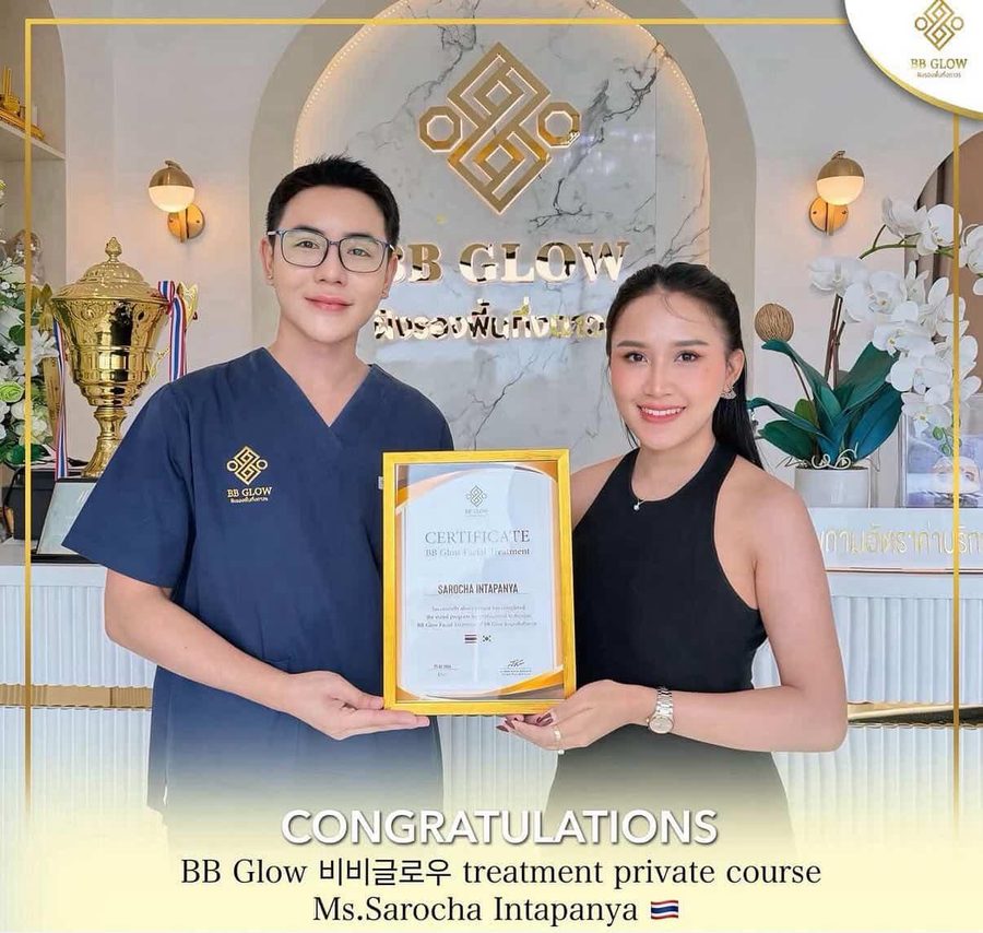 Sarocha Intapanya, founder of Glow Skin House, with her BB Glow certification